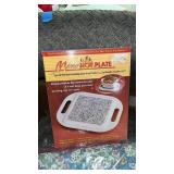 Micro Hot Plate and Floral Placemats