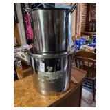 Stock pots