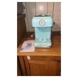Nostalgia snow cone maker