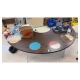Wooden table with metal base for school rooms (no