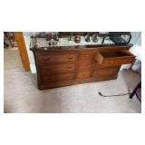 Ethan Allen American traditional 9-drawer dresser
