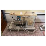 Vintage Singer Sewing Machine No. 918063