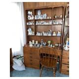 Ethan Allen wooden desk ** no contents **48 x 77