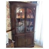 Ethan Allen Lighted Corner Display Cabinet *unit