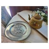 Metal tea pot & Commemorate plate