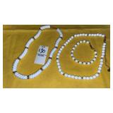 Liz Claiborne white bead choker necklace w/
