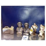 Vintage souvenir salt & pepper shakers