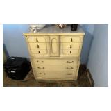 Bassett Furniture Chest of Drawers NO CONTENTS