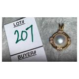 14k mabe  pearl/ diamond pendant