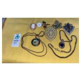 (7) vintage pieces costume jewelry pins necklaces