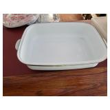 Great Lasagna pan like new 16in. X 12in.
