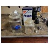 Vintage Nabiscotin & misc kitchen items