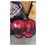 Husky Work knee pads with gloves