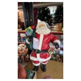 Santa Claus Statue
