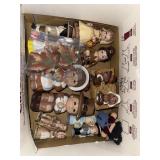 Box lot of pilgrim figurines, hay bale and leaves