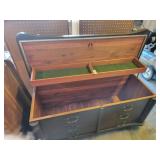 Lane cedar chest