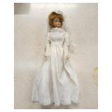 Vintage early Midge Barbie doll with wedding