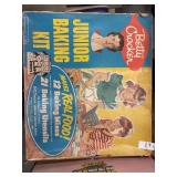 Vintage Betty Crocker jr baking set in box
