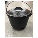 Vintage 3 leg #7 cast iron bean pot