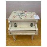 Vintage wooden piano musical jewelry box *music