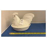 Vintage Westmoreland white milkglass hen-on-nest