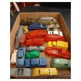 Tray lot of vintage metal and plastic toy cars,