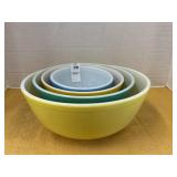 Vintage Pyrex colored nesting mixing bowls