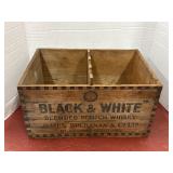 Vintage wooden Black & White Blended Scotch