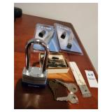 2 4 in 1 Tools, Brinks lock and misc keys
