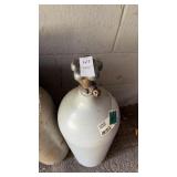 Carbon dioxide cyclinder tank