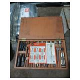 Set #25 of Rigid screw extractors in wood box
