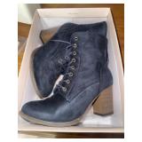Womens suede navy boots size 9