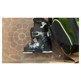 Womenï¿½s Danella Luna Ski Boots size 9 & Bag