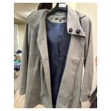 Womenï¿½s DKNY gray wool coat size 10