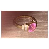 10 KT - size 7 cushion-cut pink center gemstone