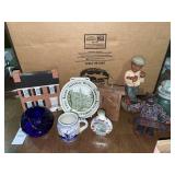 Decor lot- mini mugs & souvenir items