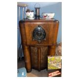 Vintage Zenith Tube Radio