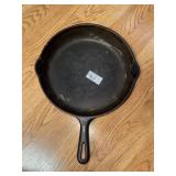 Griswold cast iron skillet no. 9