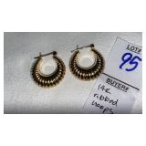 14k ribbed pierced hoop earrings