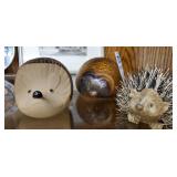 3 hedgehogs