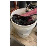 5 gallon bucket with swing