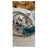 Torch set with regulator