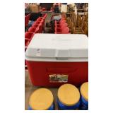 Rubbermaid cooler