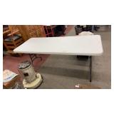 6 foot plastic table