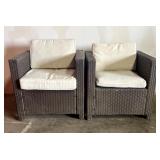 2 Outdoor Wicker Patio Chairs 26'X29'X28'