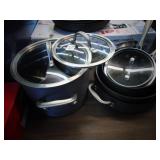 5 pc Set of Pots Calphalon - lightly used
