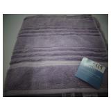 Charisma Ribbed Luxury Bath Towel 30" x 58" - new