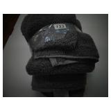 Charisma 2 Hand towels and 2 wash cloths- new