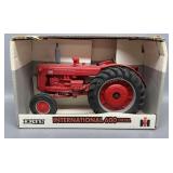 1/16 International 600 Diesel Tractor