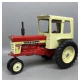 1/16 Farmall 560 Tractor